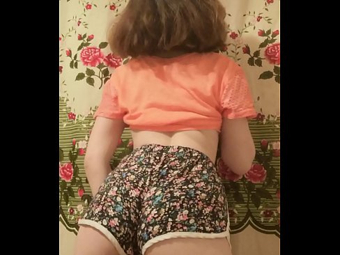 ❤️ Giovane pupa sexy fa uno striptease riprendendo i suoi pantaloncini alla telecamera ❤️❌ Porno bello al it.28films.ru ❤️
